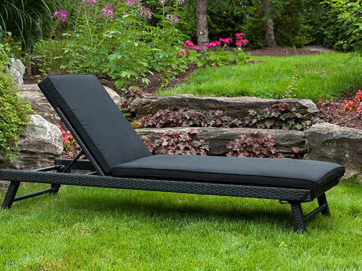 Universal Chaise in Black